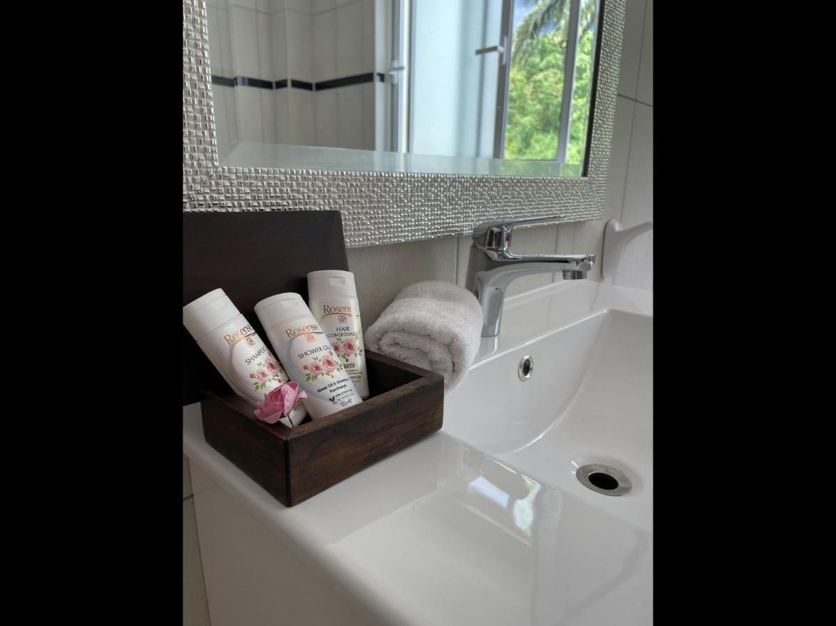 Spring Garden Mobay Resort Luxurious Apartments Montego Bay Buitenkant foto