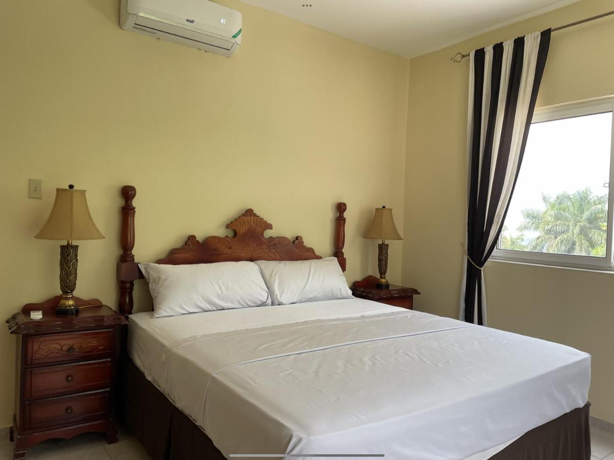 Spring Garden Mobay Resort Luxurious Apartments Montego Bay Buitenkant foto