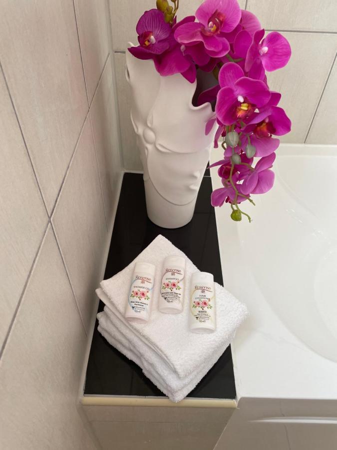 Spring Garden Mobay Resort Luxurious Apartments Montego Bay Buitenkant foto